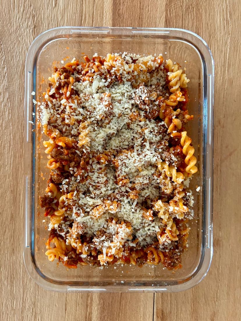 Protein packed bolognese pasta with lean minced beef and veggies.